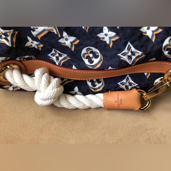 Louis Vuitton Cruise Bulles bug - Picture 10 of 10